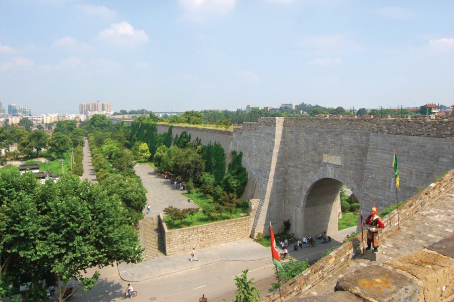 REMPARTS DE LA CITÉ MING