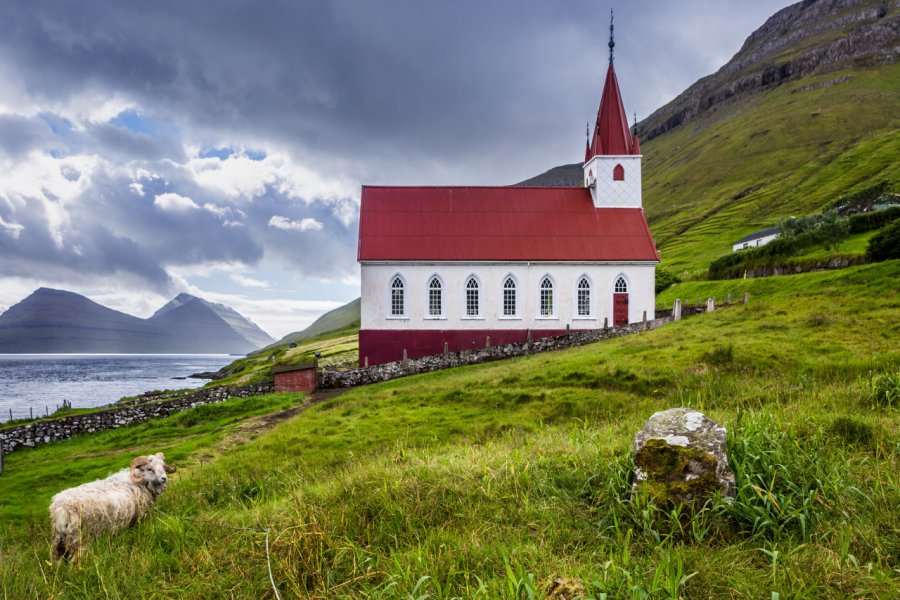 L'église de Húsar, île de Kalsoy. Federica Violin - Shutterstock.com