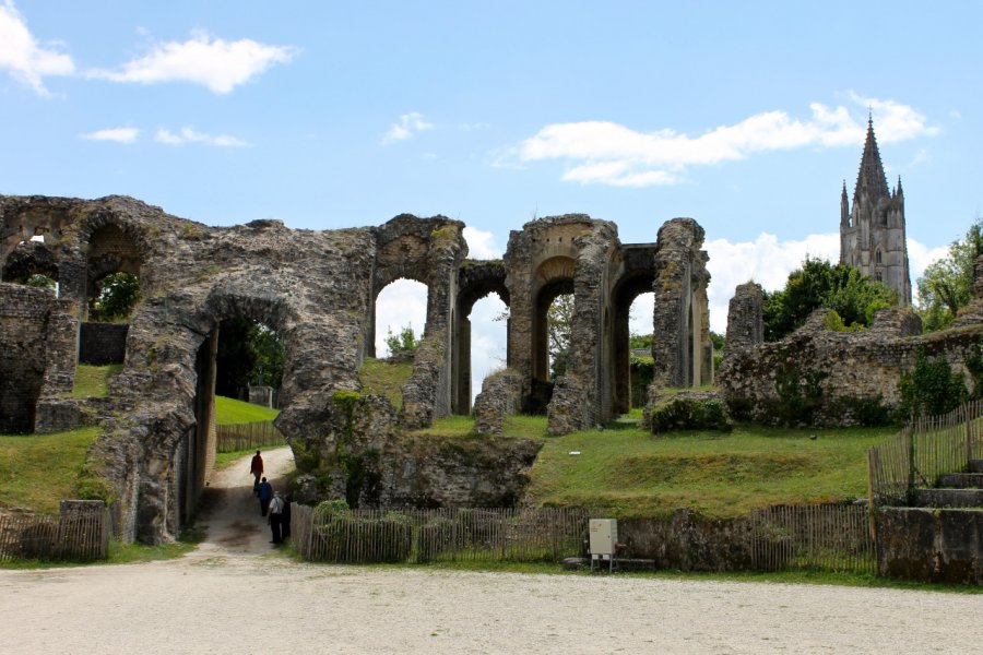 L'AMPHITHÉÂTRE GALLO-ROMAIN