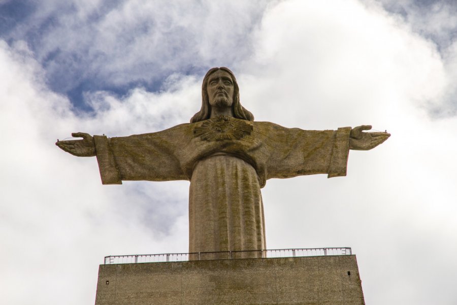 CRISTO REI (STATUE ET SANCTUAIRE DU CHRIST ROI)