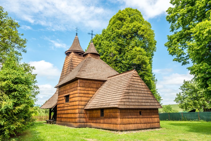 ÉGLISE SAINT-LUC (KOSTOL SVÄTÉHO LUKÁŠA)