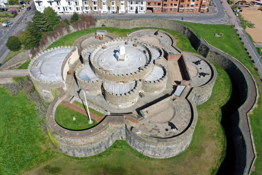 DEAL CASTLE