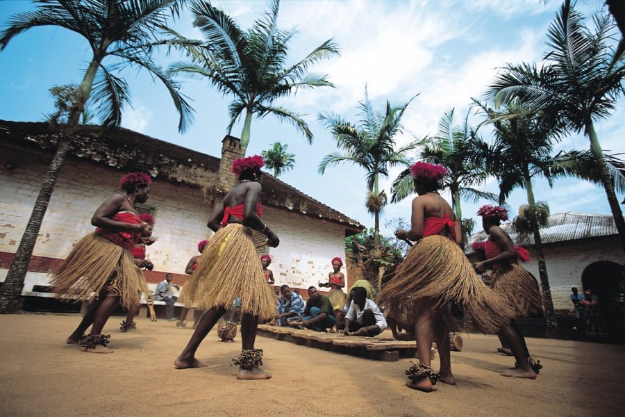 Danse traditionnelle de la chefferie de Bafut. Sébastien CAILLEUX