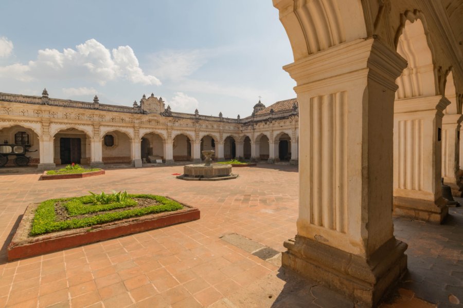 UNIVERSIDAD SAN CARLOS