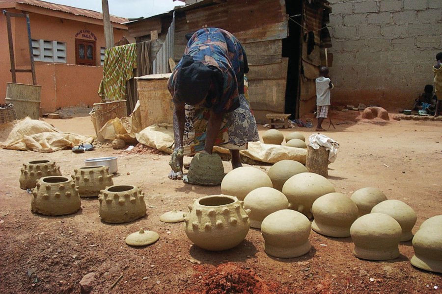Le village de Pankronu, spécialisé dans la poterie. Ghana Tourist Board