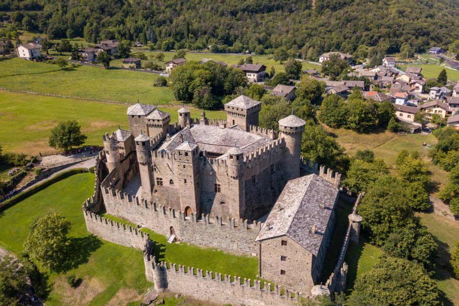 CHÂTEAU DE FÉNIS