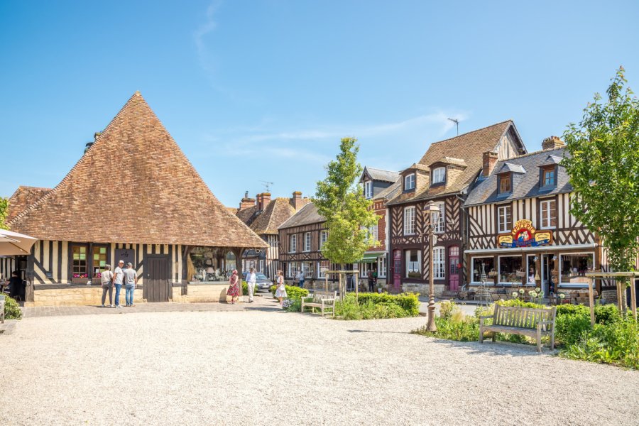 HALLES