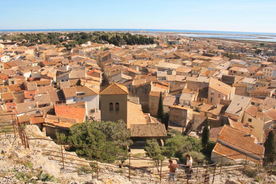 VIEUX VILLAGE, CHÂTEAU & TOUR BARBEROUSSE