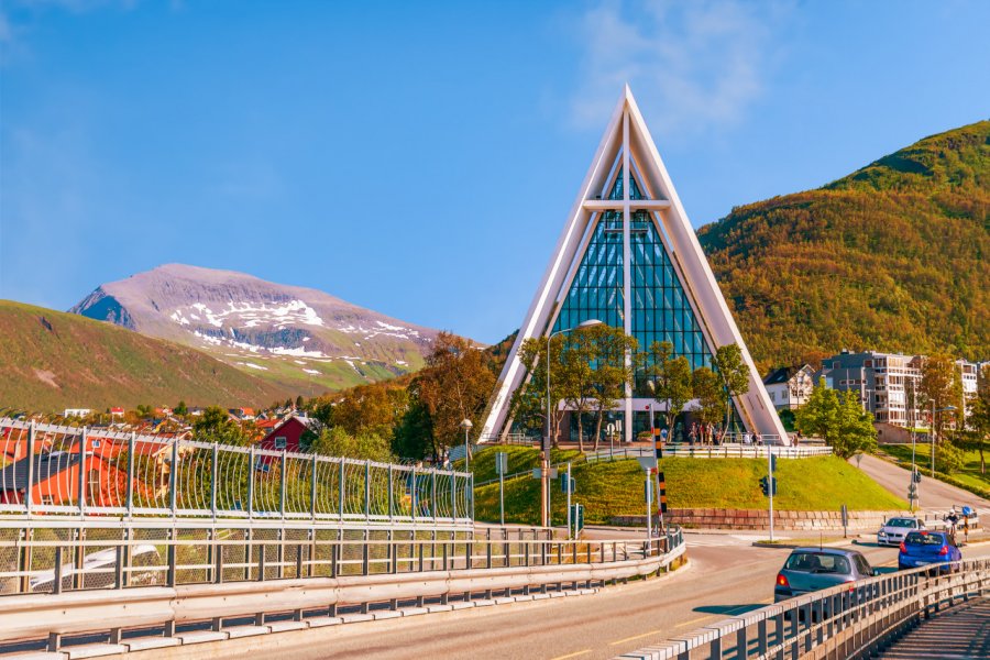 CATHÉDRALE ARCTIQUE (ISHAVSKATEDRALEN)