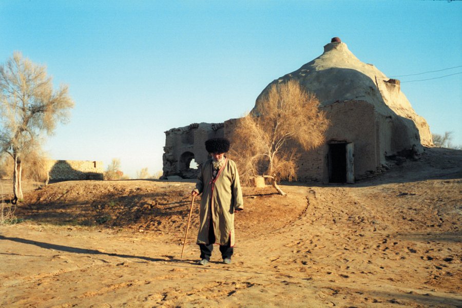 Turkménistan, Merv, mausolée de Muhammad Ibn Zayd à environ 1 km du mausolée de Sandjar. Sylvie FRANCOISE