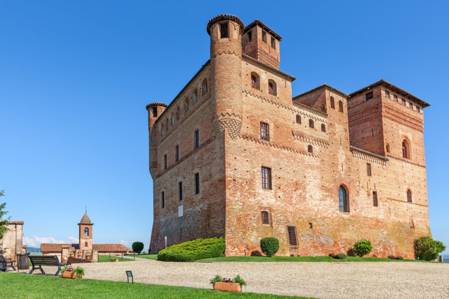 CASTELLO DI GRINZANE CAVOUR - ENOTECA REGIONALE