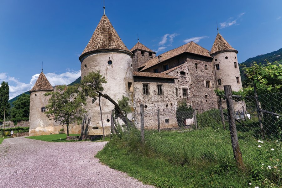 CASTEL MARECCIO