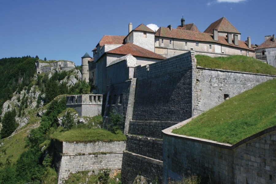 Le château de Joux Phil - Fotolia