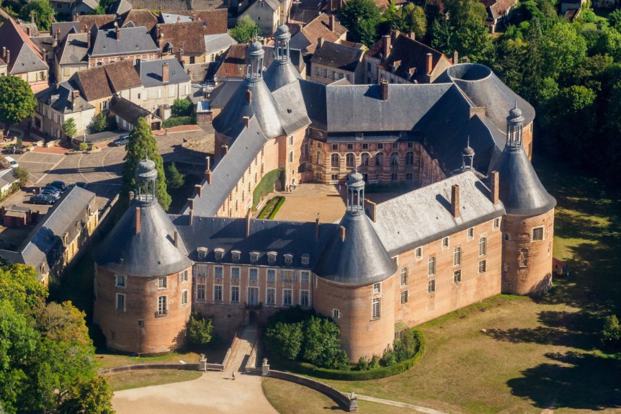 CHÂTEAU DE SAINT-FARGEAU