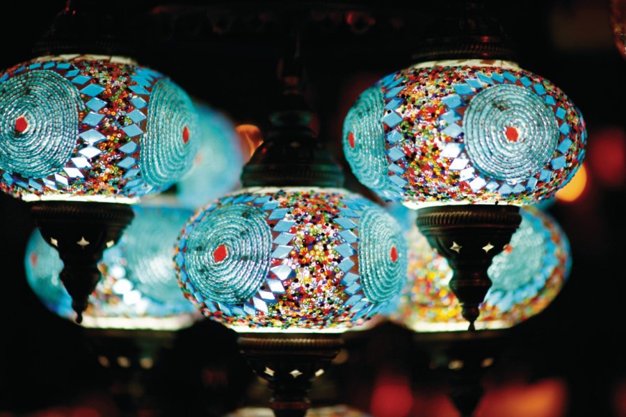 Boutique de luminaires dans les galeries du Grand Bazar. Sébastien Cailleux