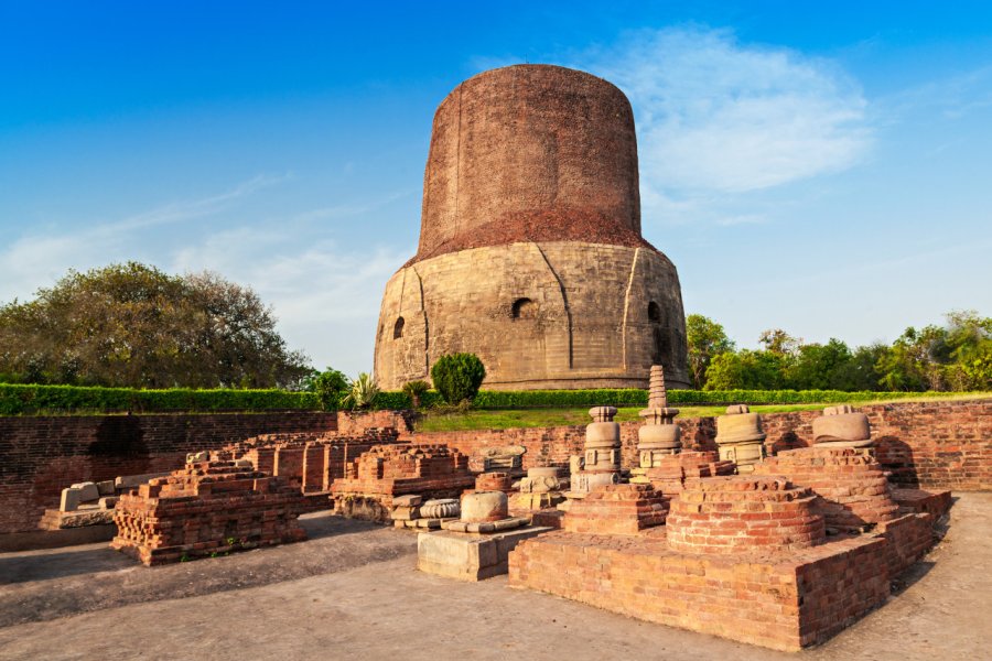 DHAMEK STUPA