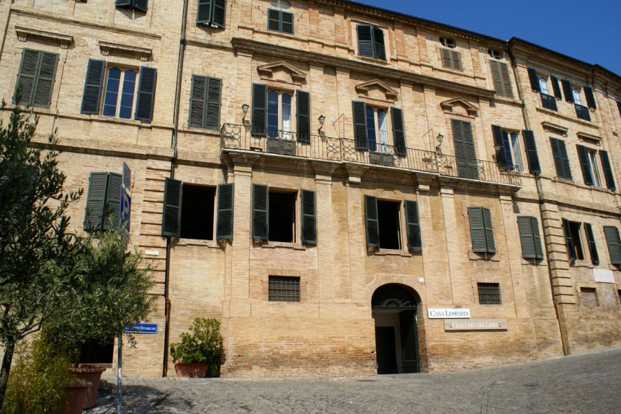 CASA LEOPARDI