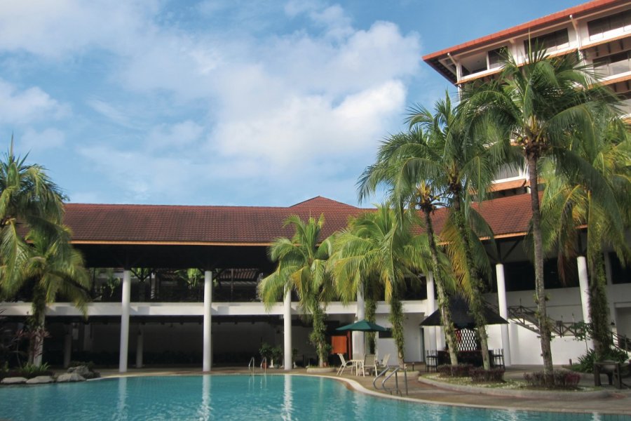Piscine du Sabah Hotel Sandakan Stéphan SZEREMETA