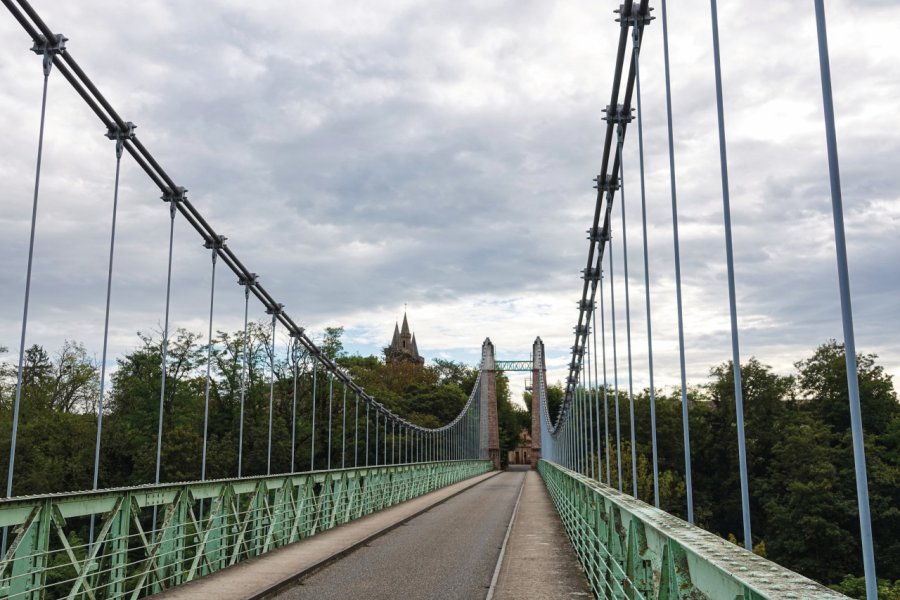 LE PONT SUSPENDU