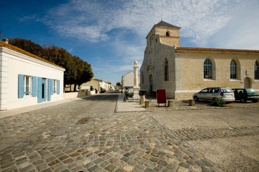 L'ÉGLISE SAINT-PIERRE