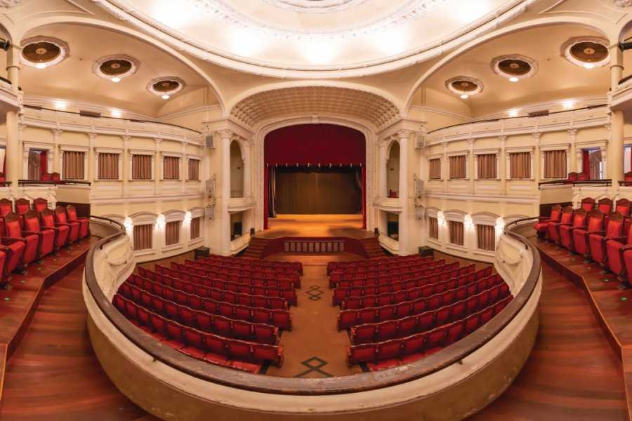 OPÉRA (NHA HAT LON THANH PHÔ HÔ CHI MINH)