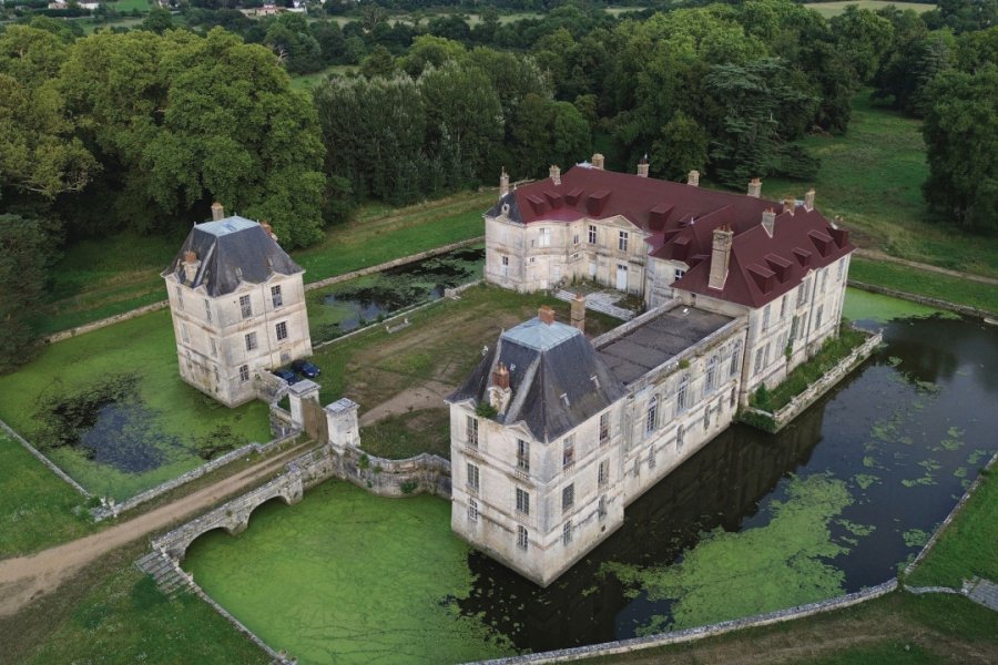 CHÂTEAU DE LIGNIÈRES