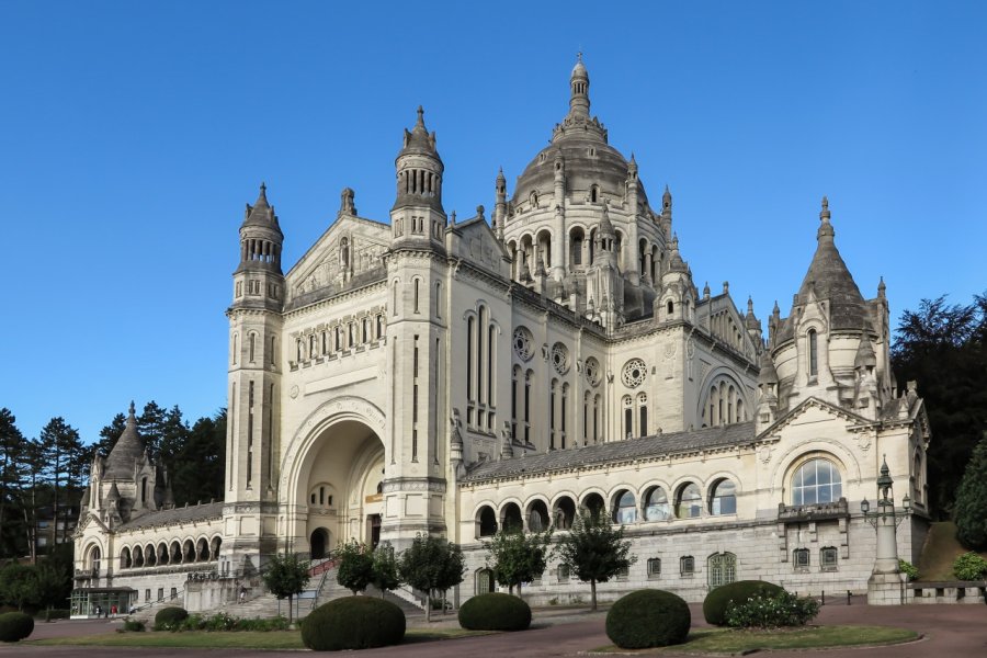 MUSÉE DE CIRE