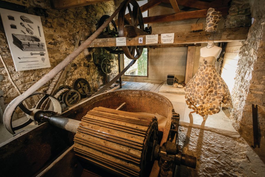 LE MOULIN À PAPIER