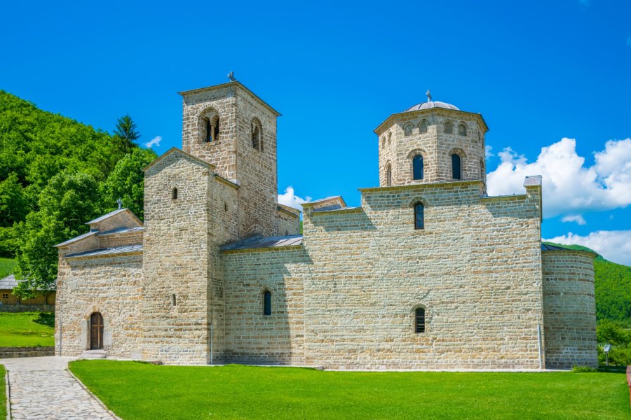 MONASTÈRE DJURDJEVI STUPOVI (ĐURĐEVI STUPOVI)