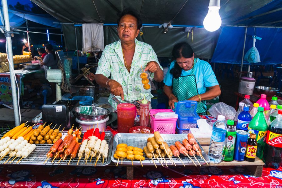 THONG SALA SATURDAY NIGHT MARKET