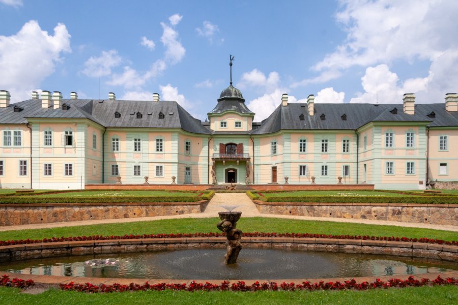 CHÂTEAU DE MANĚTÍN (ZÁMEK)
