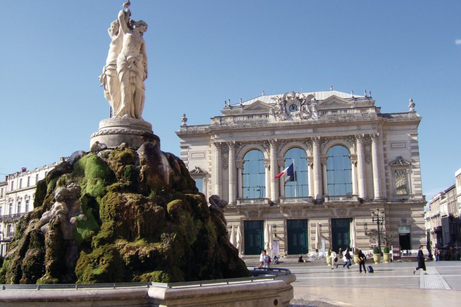 La fontaine des Trois Grâces et l'opéra Comédie sur la place de la Comédie Stéphan SZEREMETA