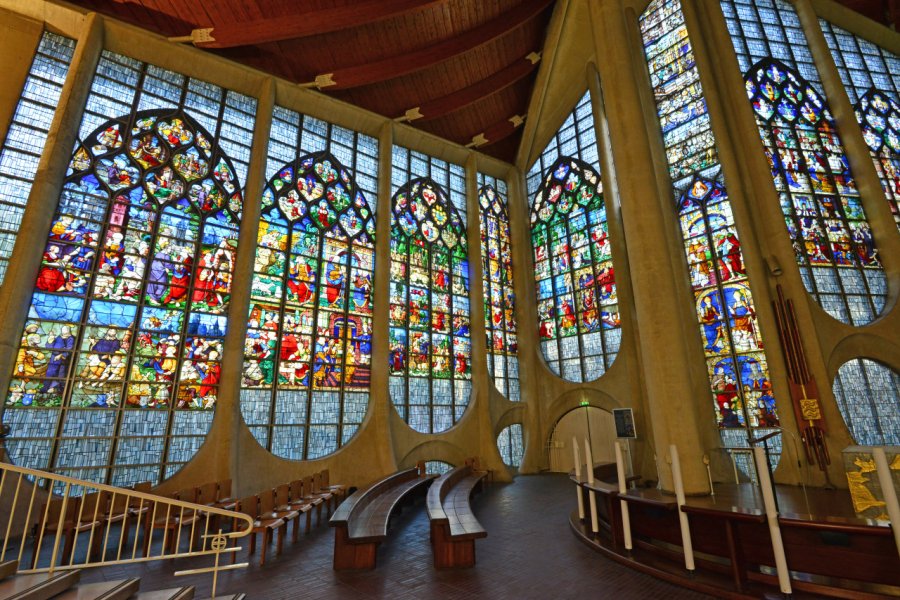 ÉGLISE SAINTE-JEANNE-D'ARC