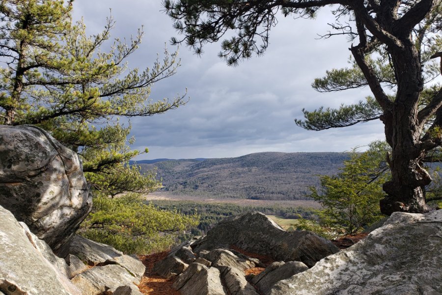 MONUMENT MOUNTAIN
