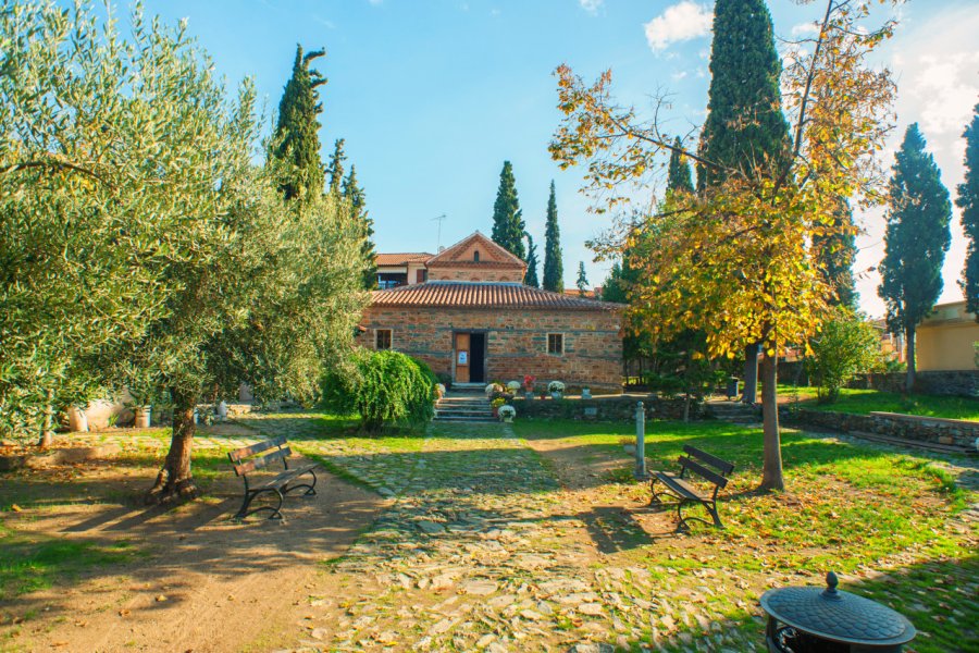ÉGLISE AGIOS NIKOLAOS ORFANAOS