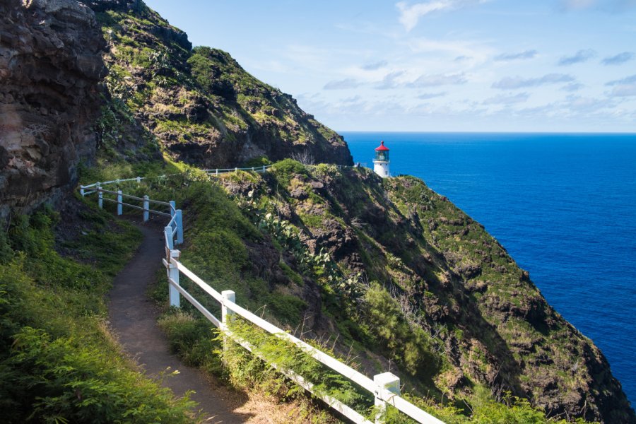 MAKAPUU LIGHTHOUSE TRAIL