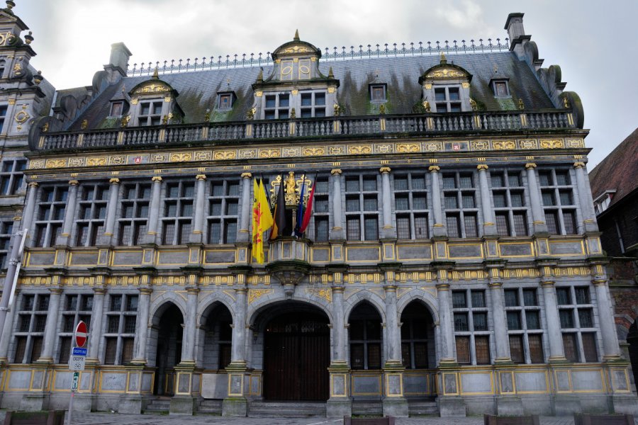 HALLE AUX DRAPS