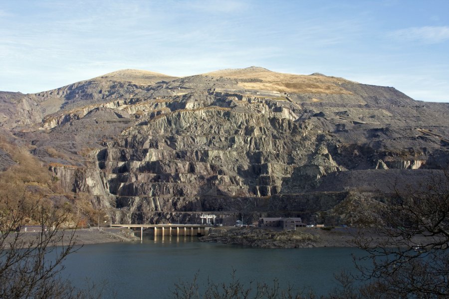 ELECTRIC MOUNTAIN & DINORWIG POWER STATION