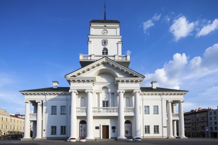 HOTEL DE VILLE (РАТУША)