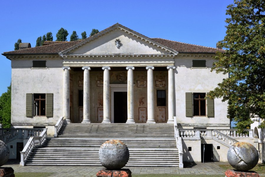 VILLA BADOER