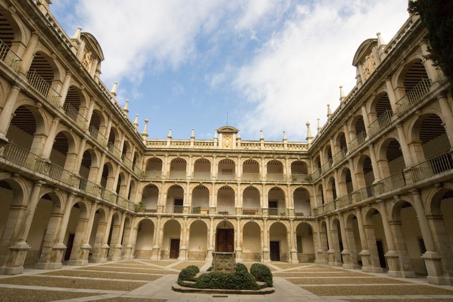 ANCIENNE UNIVERSITÉ