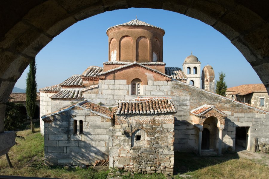 Église de la Vierge Theotokos, site archéologique d'Apollonie. ollirg - Shutterstock.com