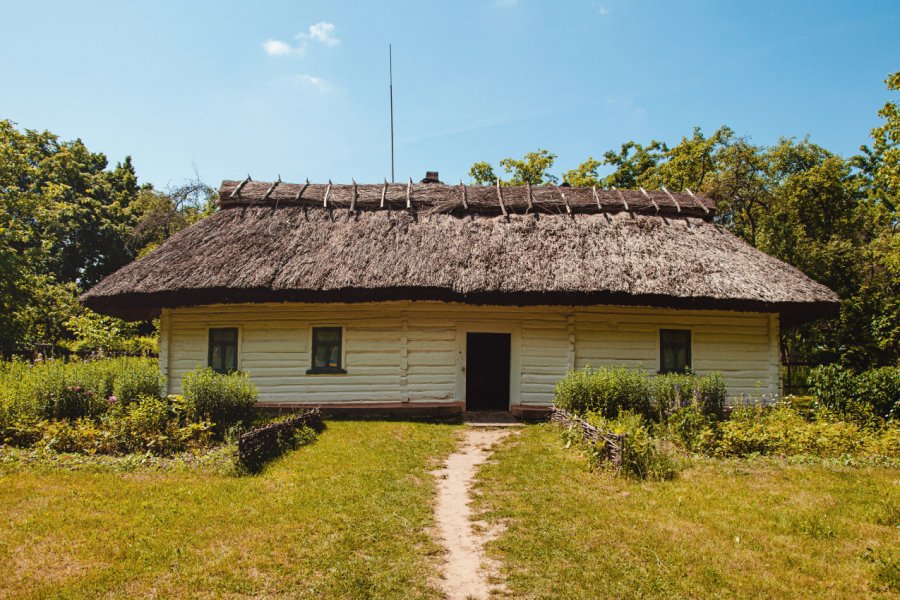 MUSÉE D'ART FOLKLORIQUE ET DE LA VIE RURALE DE PYROHOVO (МУЗЕЙ НАЦIОНАЛЬНОЇ АРХIТЕКТУРИ Й ПОБУТУ)