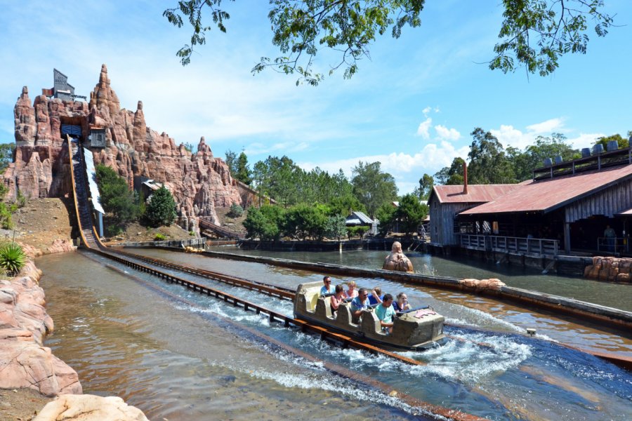 WARNER BROS - MOVIE WORLD