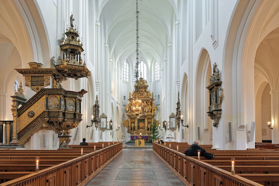 ÉGLISE SAINT-PIERRE (SANKT PETRI KYRKA)