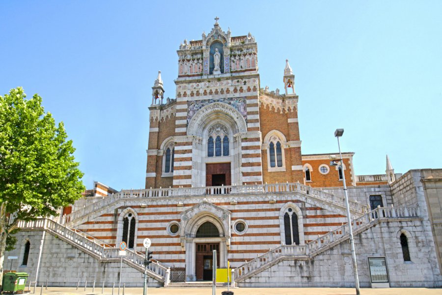 ÉGLISE CAPUCINE NOTRE-DAME-DE-LOURDES (KAPUCINSKA CRKVA GOSPE LURDSKE)