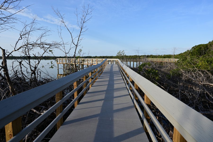 WEST LAKE TRAIL