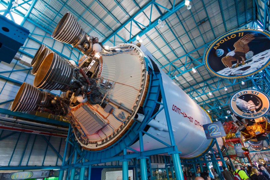 APOLLO / SATURN V CENTER