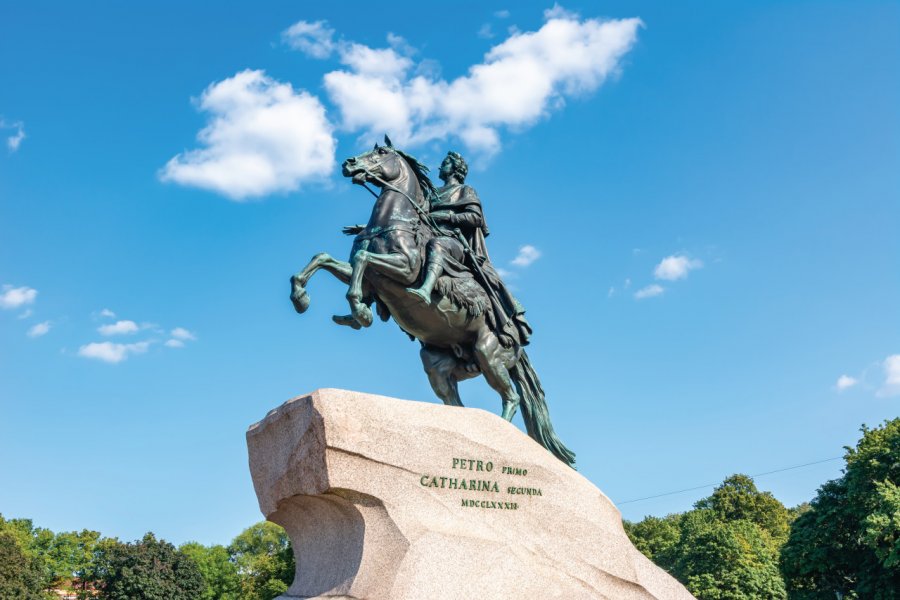 STATUE DE PIERRE-LE-GRAND - CAVALIER DE BRONZE
