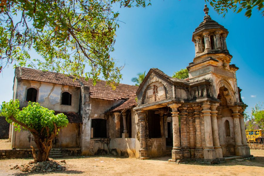 MANTHIRI MANAI